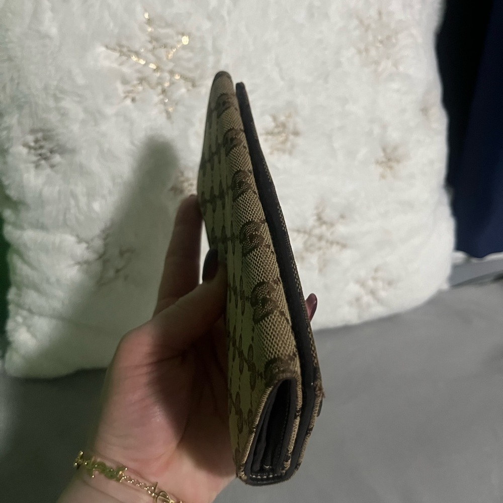 ✨Authentic Gucci Tan and Brown Monogram Wallet - Picture 6 of 12